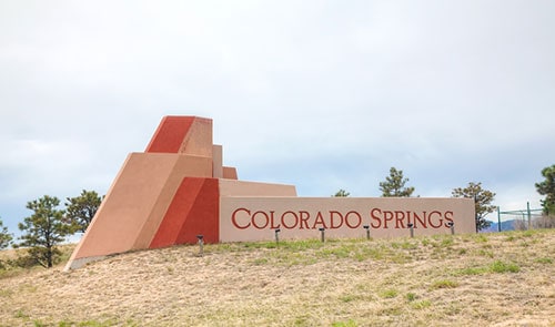 Welcome to Colorado Springs sign